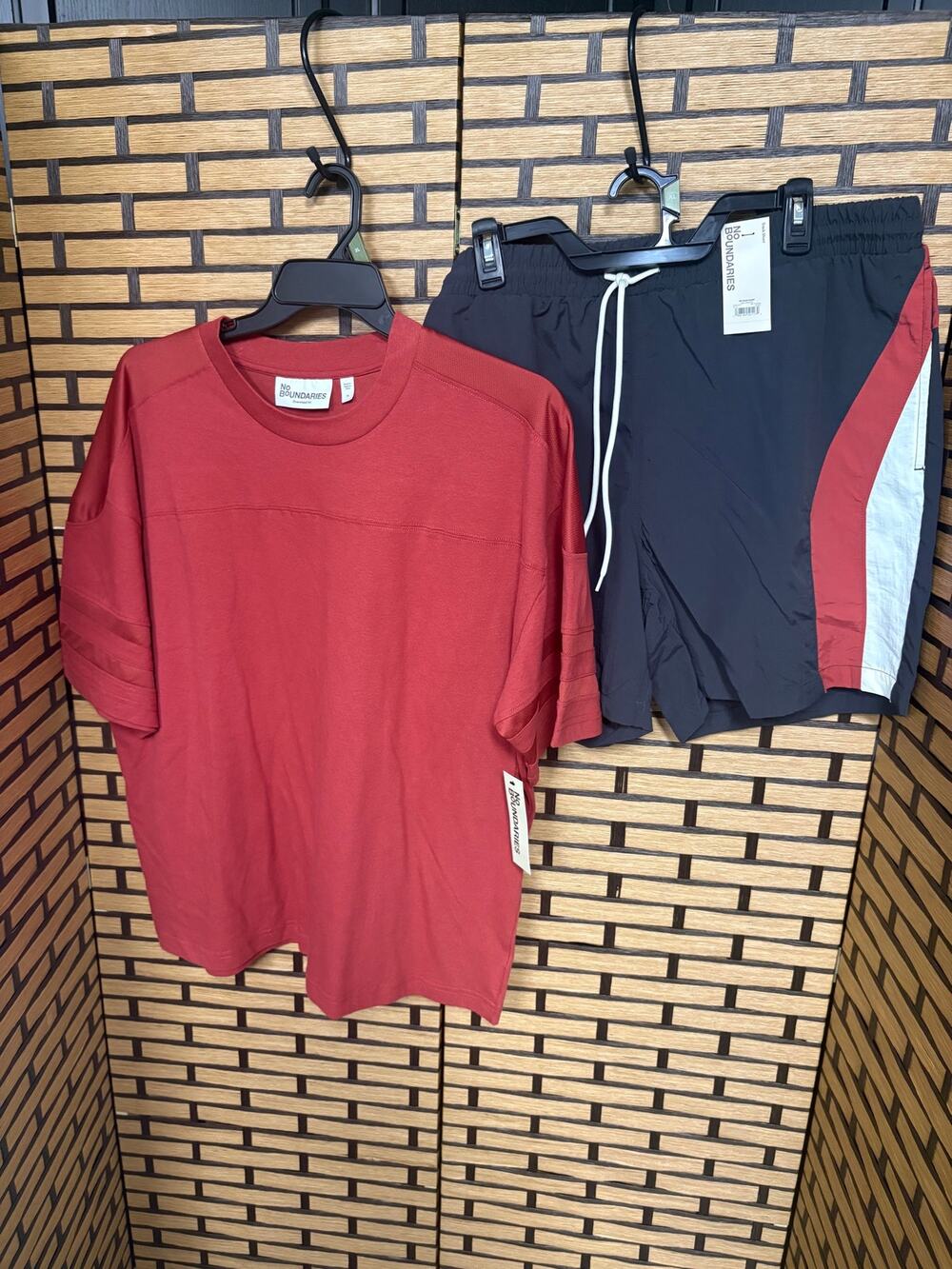 No Boundaries Burgundy And Gray Outfit‎ Size XL